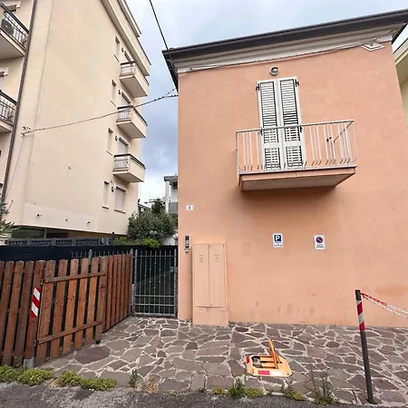 Διαμέρισμα App 200m Dal Mare - Il Lupo Affitta